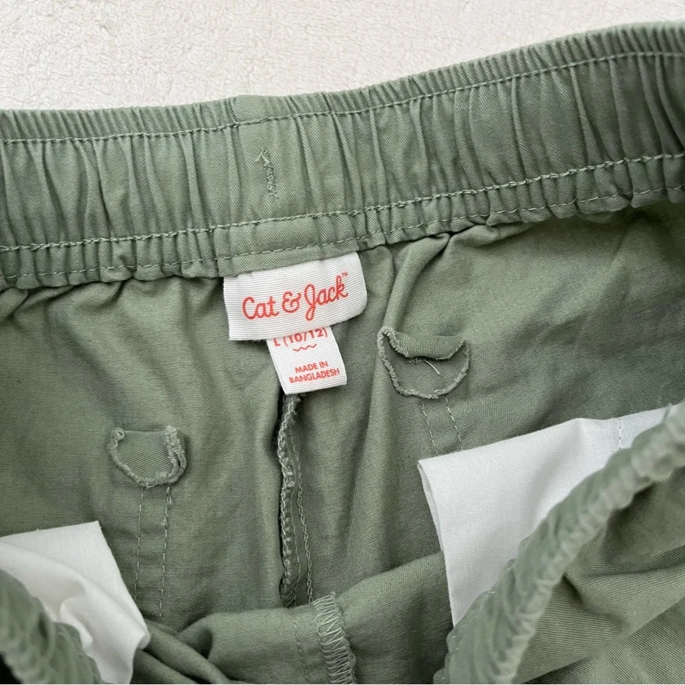 NWOT Sage Green Girls Shorts size 10/12